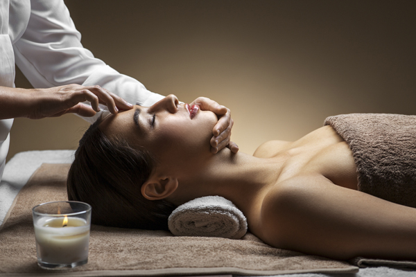 Gesichtsmassage